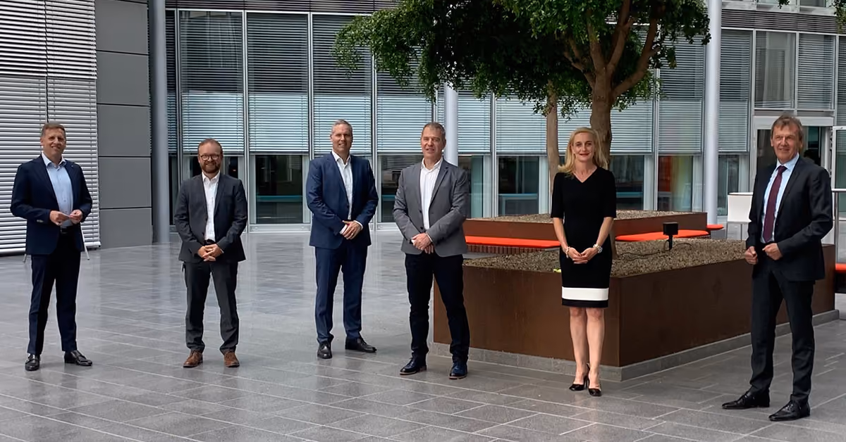 Gruppenbild Teilnehmer bei EON vor Ort